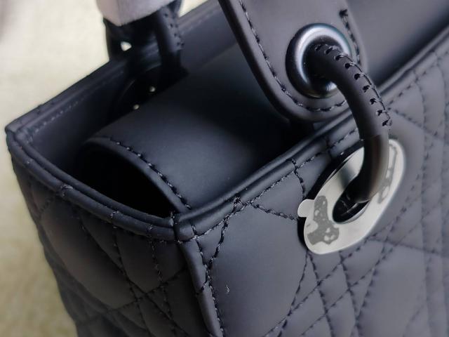 กระเป๋า Dior - Small Lady Dior My ABCDior Bag (สีดำ)