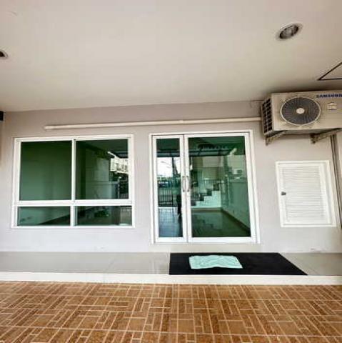 ให้เช่าทาวน์โฮม 4ชั้น บ้านสวยพร้อมอยู่ ใกล้รถไฟฟ้าสถานีสวนหลวง ร.9 ซอยศรีนครินทร์ 42 กรุงเทพฯ