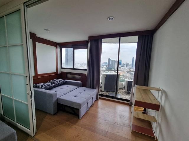 Supalai Place Sukhumvit 39 spacious quiet 26th floor BTS Phrom Phong