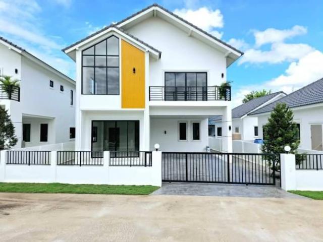 ราคาเริ่มต้นที่ 4.29 ล้าน บ้านสร้างใหม่ 2 ชั้น หางดง สไตล์โมเดิร์นนอร์ดิก ตกแต่งด้วยสไลต์ญี่ปุ่น ให้ความรู้สึกอบอุ่น เข้าเมืองเพียง 15 นาที