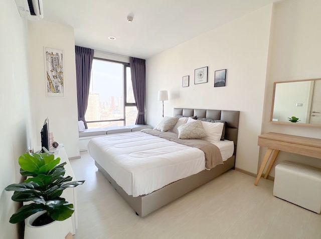 Rhythm Sukhumvit 42 spacious safe clean 18th floor BTS Ekkamai