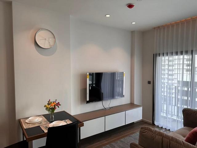 MUNIQ Sukhumvit 23 Private quiet safe 18th floor BTS Asoke