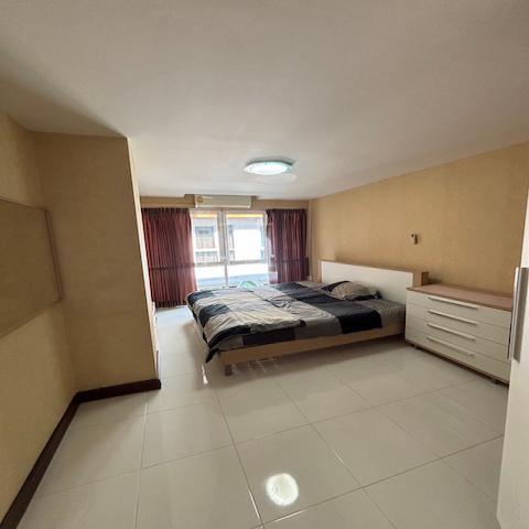 Le Cosi Ekamai spacious comfortable safe 6th floor BTS Ekkamai