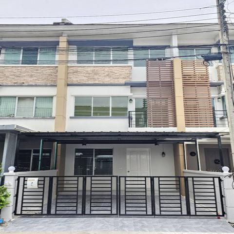 รหัส:  2298 ต้องการขาย Townhome ทาวน์พลัส เกษตร-นวมินทร์ (คลองลำเจียก)  4990000 BAHT. ใกล้กับ โรงเรียนเลิศหล้า ราคาพิเศษ!