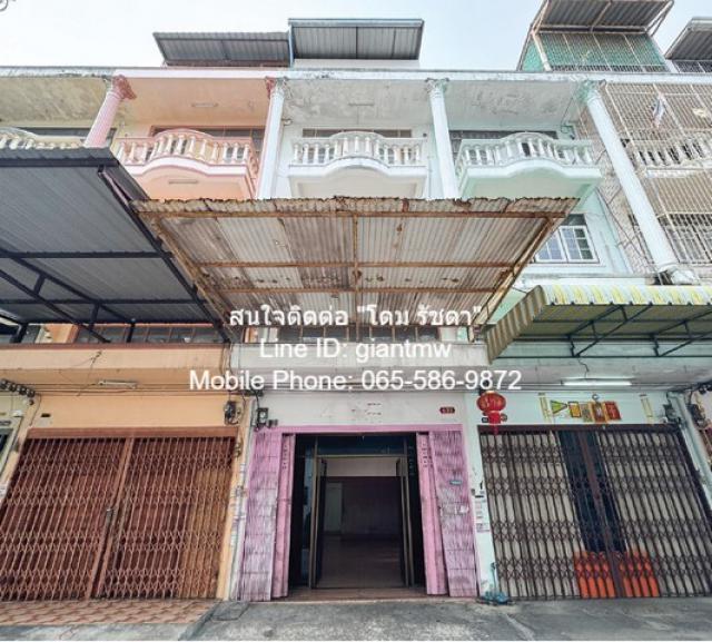 ตึก ขายตึกแถว 4.5 ชั้น ซอยเพชรเกษม 42 ใกล้ MRT-บางหว้า 32 SQ.WA 8BEDROOM4น้ำ 3300000 BAHT. ใกล้ ห่างสถานี MRT-บางหว้า 1.6 กม. และสามารถใช้เส้นทางเข้าออกได้หลายเส้นทาง เช่น ทางถนนเพชรเกษม หรือทางถนนราชพฤกษ์ พร้อมอยู่! เป็นตึกแถวที่มีราคาไม่แพง อยู่ในท