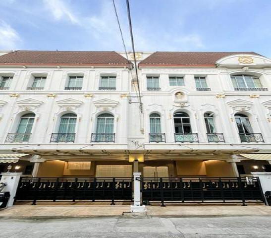 ให้เช่าทาวน์โฮม 3.5 ชั้น 425 ตรม. บ้านกลางกรุง แกรนด์ เวียนนา พระราม 3 ใกล้ Central rama 3