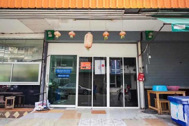 ให้เช่าพื้นที่เพื่อขายของ ณ ถนน ประเสิรญมณูกิจ 6000 บาท/เดือน ขนาดพื้นที่ 30 ตรม.