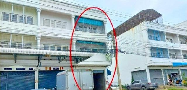 เซ็นทรัลเวสเกต 1.7 กม. อาคารพาณิชย์ 3 ชั้นมีดาดฟ้า ห้องริม 30ตรว. ย่านบางใหญ่ซิตี้ ติดถนน เหมาะทำธุรกิจออนไลน์ คลังสินค้า หรืออยู่อาศัย 