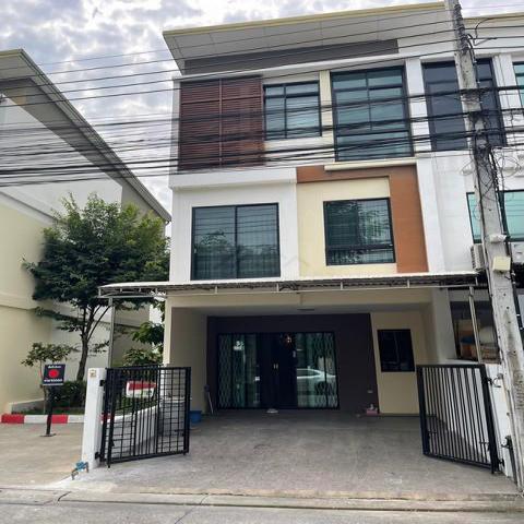 ขายทาวน์โฮม 3 ชั้น 19.40 ตรว. ซิกเนเจอร์ วิภาวดี 60 หลังริม หน้าสวน เฟอร์พร้อมอยู่