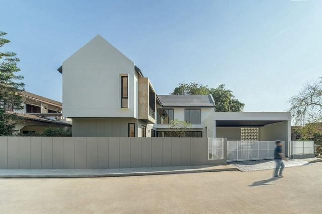 บ้านสร้างใหม่ 2 ชั้น สไตล์โมเดิร์น ล้อมด้วยธรรมชาติ โครงการ เลควิวพาร์ค2 สันผีเสื้อ