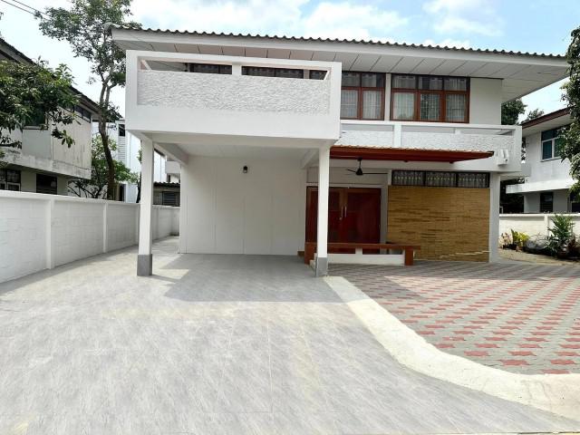 บ้านเดี่ยวซอยวชิรธรรมสาธิต5780ตร.ว220ตร.ม4นอน2น้ำตกแต่งใหม่สวยแอร์เฟอร์ครบทุกห้องเช่า55000บาท/เดือนใกล้BTS2สายถ.สุขุมวิท101/1