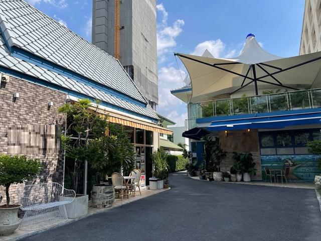 BTS สะพานตากสิน 11 จอดรถ เจริญกรุง 68-77 จันทน์ ให้เช่าร้าน cafe พร้อมที่จอดรถ 1 นอน 2 น้ำ  37 ตร.ม. ทำเลดี เอเชียทีค 1 กม