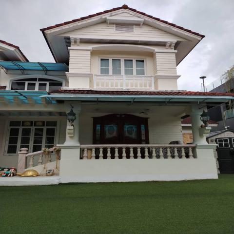 ให้เช่าบ้านเดี่ยว 2 ชั้นเนื้อที่ 114 ตร.ว พื้นที่ใช้สอย 390 ตร.ม 5 ห้องนอน 4 ห้องน้ำ ถนนเฉลิมพระเกียรติ.ร9 ใกล้สวนหลวง ราคาขาย 18 ล้านบาท