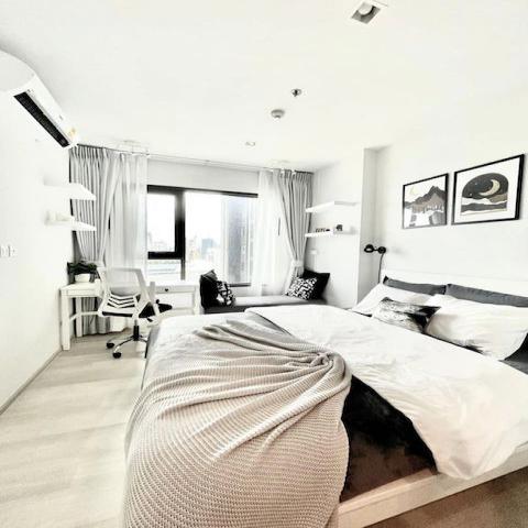 Life One Wireless Private safe beautiful view 29th floor BTS Phloen Chit