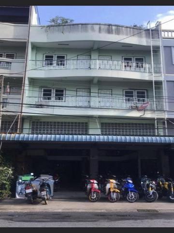 อาคารพาณิชย์ ทำเลทองใจกลางเมืองนครปฐม 3.5 ชั้น 2คูหา  ห้ามพลาด! เหมาะสำหรับธุรกิจและอยู่อาศัย  เนื้อที่รวม 50.20 ตร.ม.