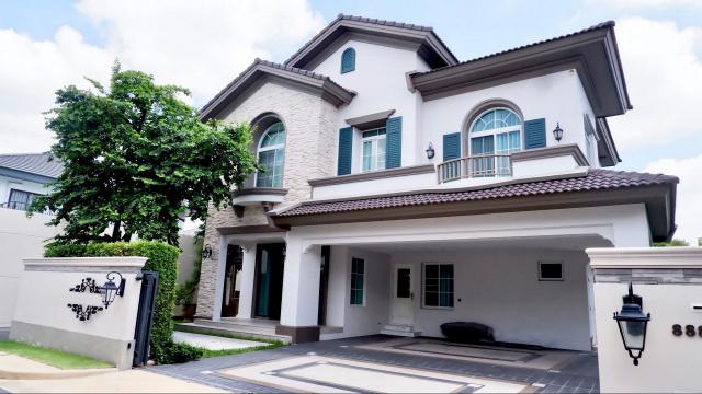 บ้านหรูนันทวัน รามอินทรา – พหลโยธิน 50 พร้อมอยู่ 4 ห้องนอน ตกแต่งครบ พร้อมอยู่
