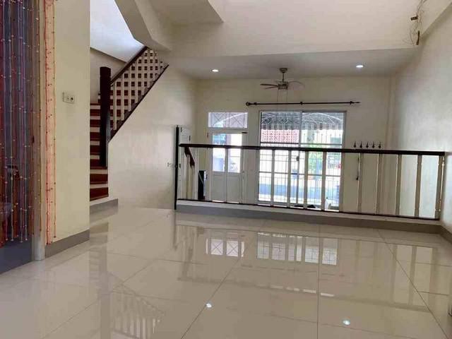 P957 ให้เช่าทาวน์โฮม บ้านกลางเมืองพระราม9-ศรีนครินทร์ BAAN KLANG MUANG RAMA 9 ก่อนถึงซอยกรุงเทพกรีฑา8