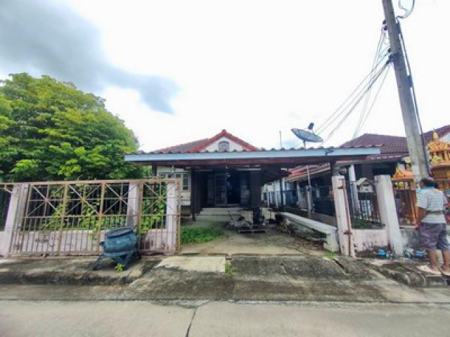 บ้านเดียวชั้นต้นโครงการ ขายถูกที่สุดในโครงการ หมู่บ้านเลคการ์เด้นทาวน์นี ถนนขุมทอง-ลำต้อยติ่ง เขตลาดกระบัง 