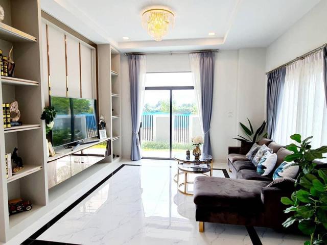บ้านเดี่ยว 2 ชั้น ทำเลทอง  สไตล์โมเดิร์น ทำเลใกล้ทะเลนาจอมเทียน - สัตหีบ จังหวัดชลบุรี