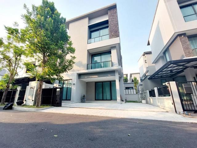 HR2704ให้เช่าบ้านแฝด 3 ชั้น ระดับ Luxury โครงการบ้านกลางเมือง คลาสเซ่ เอกมัย-รามอินทรา