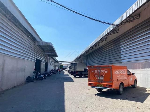 ให้เช่าโกดัง 550 ตรม. พร้อมออฟฟิศ และห้องน้ำในตัว ซ.นวลจันทร์ 21 รถเทรลเลอร์เข้า-ออกได้