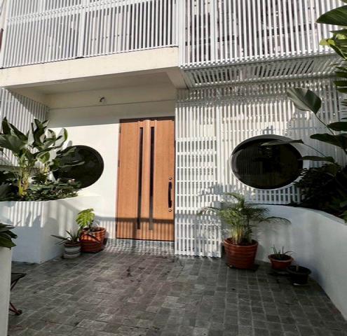 LV53216 ให้เช่า Townhome ใกล้ BTS ช่องนนทรี วัสดุคุณภาพสูงจากญี่ปุ่นและยุโรป เป็นมิตรกับแมว เหมาะสำหรับคู่รักหรือครอบครัว 3 คน