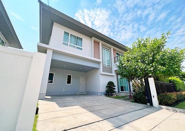 ให้เช่าบ้านเดี่ยว 2 ชั้น 68.5 ตรว. หมู่บ้านไลฟ์ บางกอก บูเลอวาร์ด รังสิต ขนาดใหญ่สุดในโครงการ