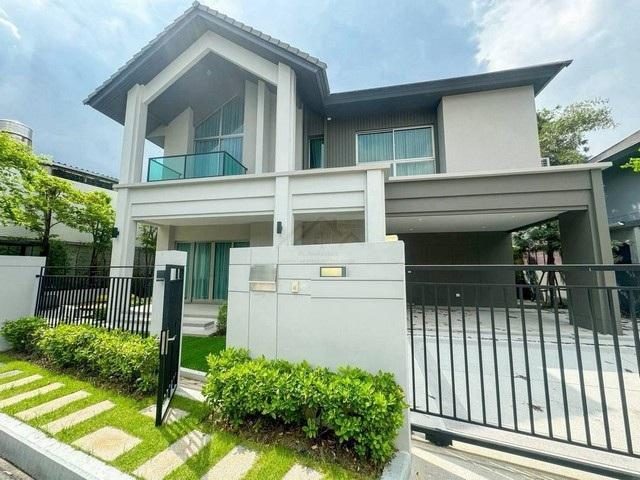 ให้เช่าบ้านเดี่ยว 2 ชั้น 395 ตรม. บางกอก บูเลอวาร์ด ซิกเนเจอร์ ลาดพร้าว-เสรีไทย ใกล้ Fashion Island