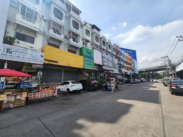 อาคารพาณิชย์ 2 คูหา 4 ชั้น ซ.พหลโยธิน 72 อ.ลำลูกกา จ.ปทุมธานี ทำเลมุมดี ข้างเซียร์รังสิต เนื้อที่ 41.52 ตรว.