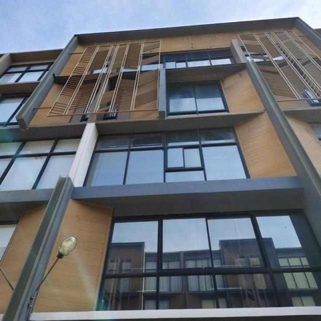 HR2762ขายโฮมออฟฟิศ 5 ชั้น สไตล์ Modern Luxury Loft พร้อมลิฟต์ส่วนตัว โครงการเดอะ ไพรด์ สุขุมวิท 77 