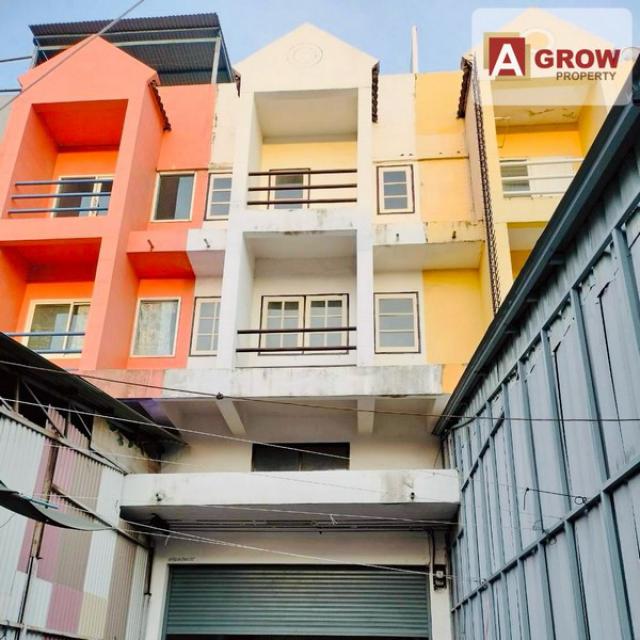 ให้เช่าทาวน์เฮ้าส์ 3 ชั้น ย่านบางพลี ซอยบางปลา 2 ทำเลดีอยู่ตรงข้ามกับ DIY