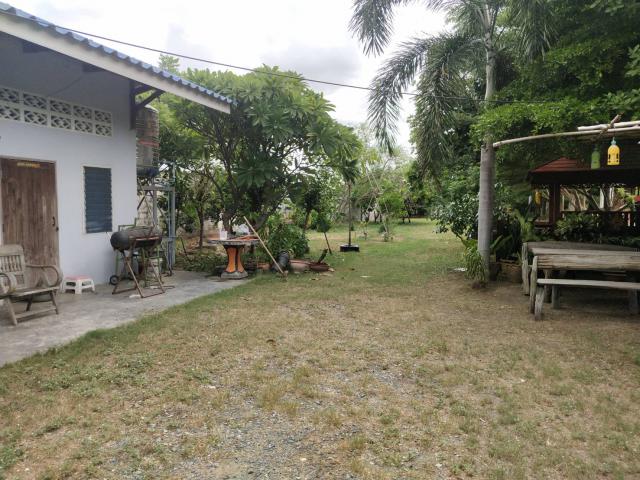 ขายที่ดินพร้อมบ้าน ทำเลดี ติดถนนมาลัยแมน อำเภอกำแพงแสน จังหวัดนครปฐม