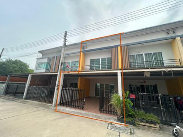 ทาวน์โฮม 2 ชั้น รีโนเวทใหม่  หมู่บ้าน บ้านสวนพฤกษา ซอย 12 ทำเลเศรษฐกิจ ใกล้ตลาด ร้านค้า โรงเรียน และแหล่งงานชั้นนำ เหมาะทั้งอยู่อาศัย