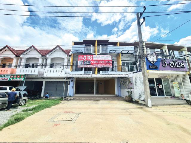 ขายอาคารพาณิชย์ 2 คูหา ติดกัน เนื้อที่ 67 ตรว ทำเลทองใจกลางเมืองบุรีรัมย์ ต.ในเมือง อ.เมืองบุรีรัมย์ จ.บุรีรัมย์ 