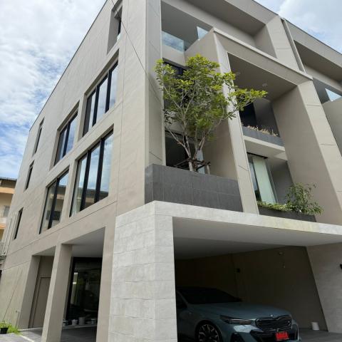 Home office 4 ชั้น 527sq.m.หลัง Central eastville Double volume โปร่ง ​โล่ง มีลิฟต์ ในตัว