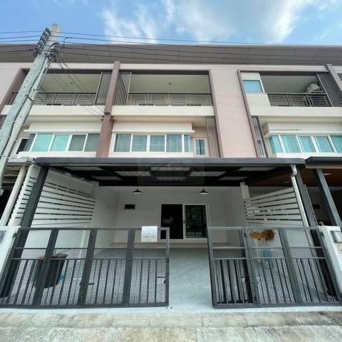 ให้เช่าทาวน์โฮม 3 ชั้น 25 ตร.ว. เดอะริคโค้ ทาวน์ วัชรพล ใกล้ตลาดถนอมมิตร (พร้อมเข้าอยู่ 1 ต.ค.68)